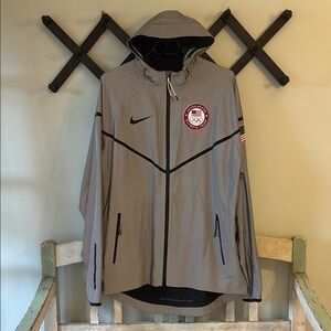 ⚡ RARE 2012 Nike USA Olympic Reflective Jacket - barely used